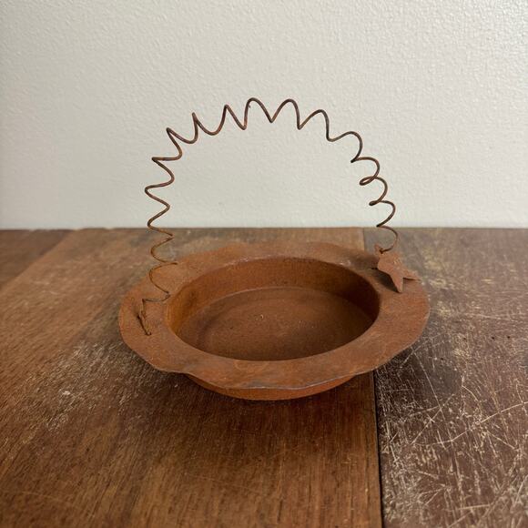 Primitive Style Rusty Metal Star Twisted Handle Candle Potpourri Holder - Picture 1 of 6